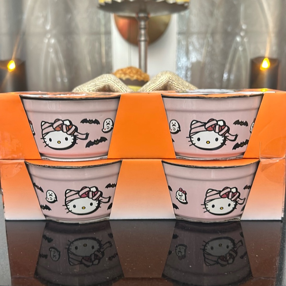 NEW Hello Kitty set of 4 pink mummy ceramic ramekins